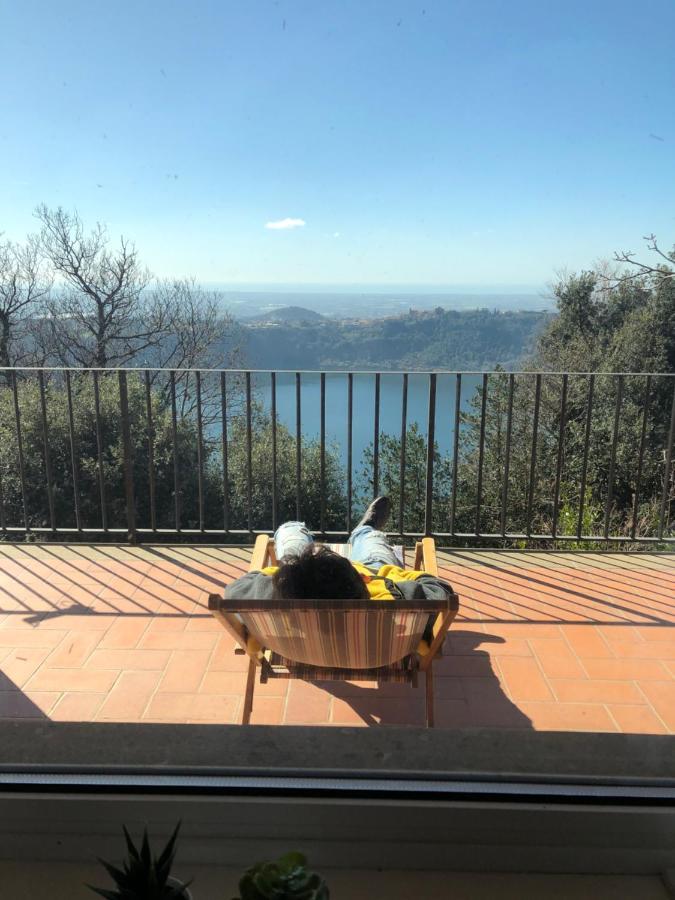 Isola Sul Lago 内米 外观 照片