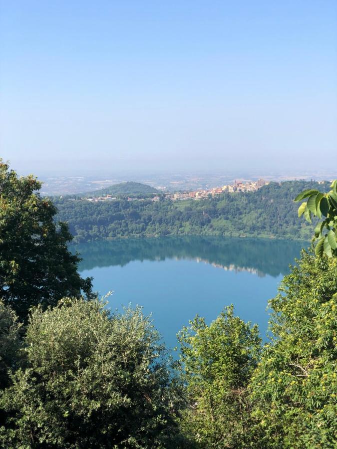 Isola Sul Lago 内米 外观 照片